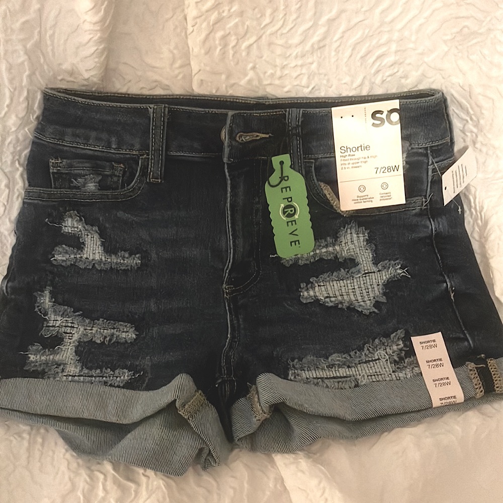 NWT 3/20$ current collection at kohl’s. Size 7 shorts